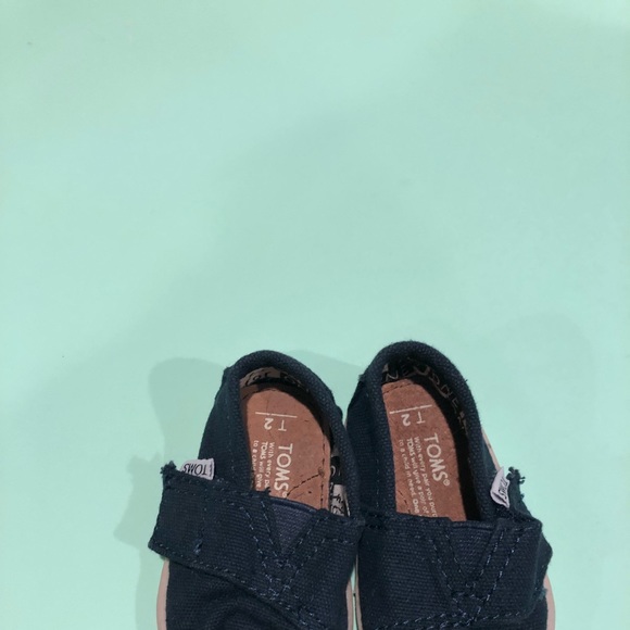 Tiny Toms - Picture 2 of 3